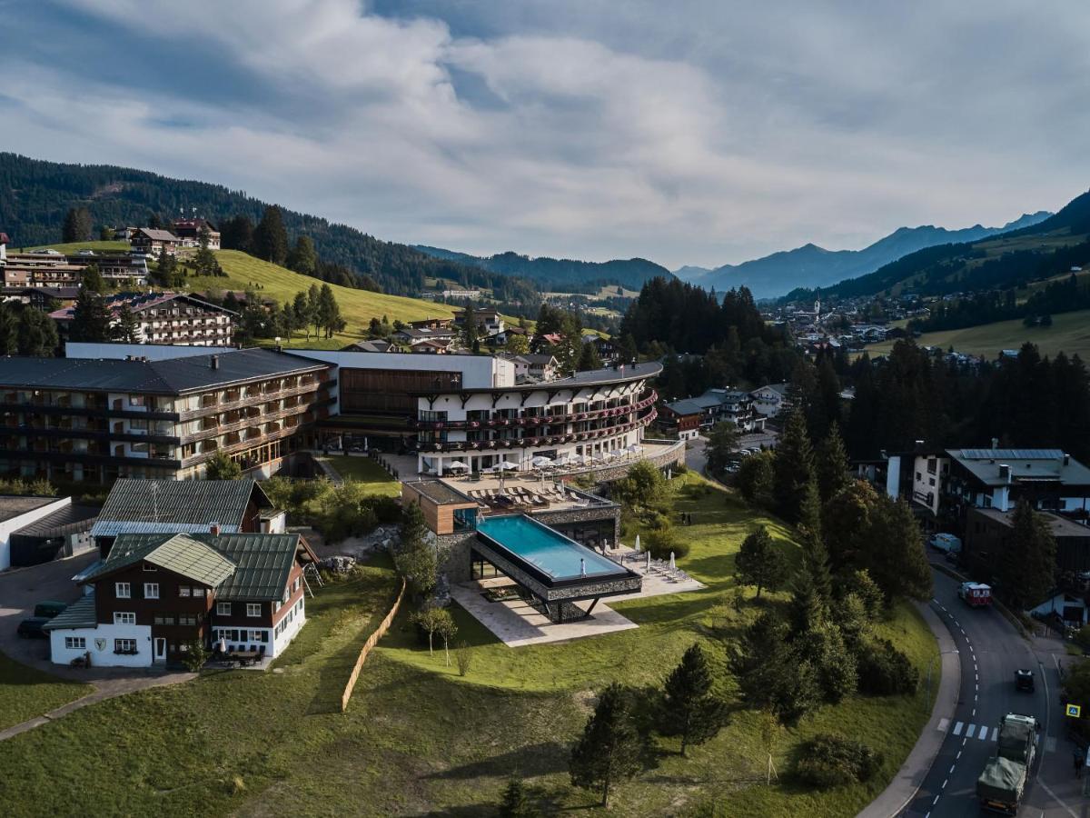 A-Rosa Ifen Hotel Kleinwalsertal Hirschegg  Dış mekan fotoğraf Aerial view of the resort